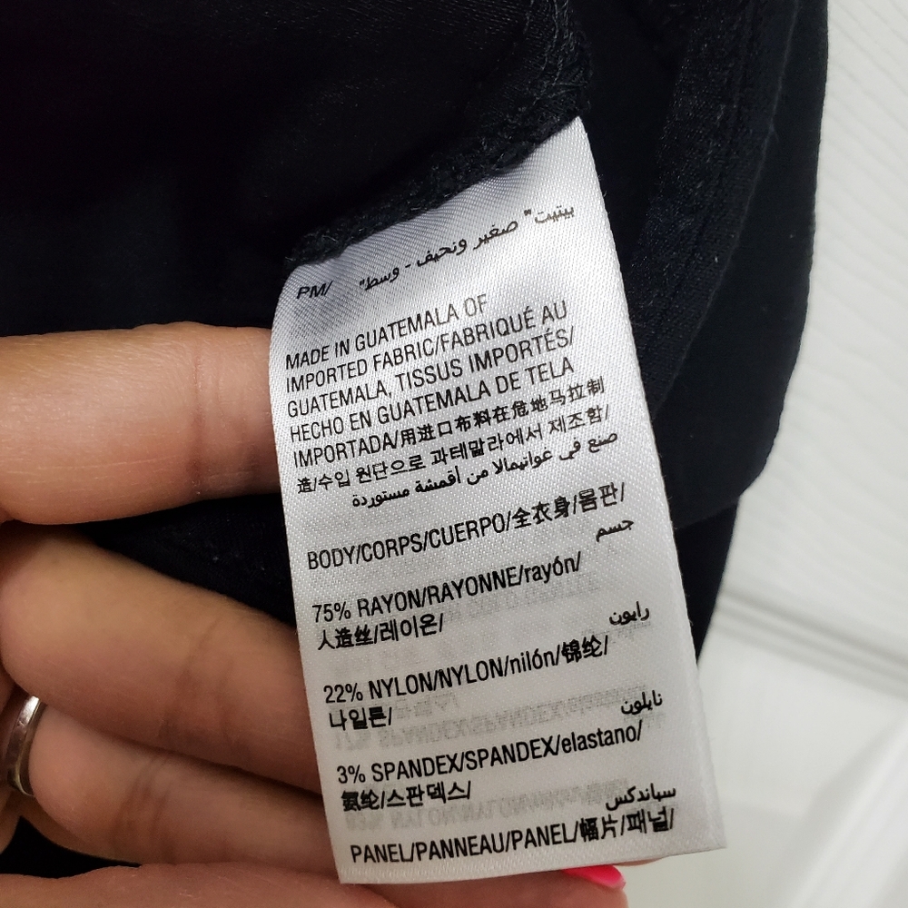 JM Collection Women's Petite Stretch Black Cropped Pants/capri  Medium - Picture 5 of 5